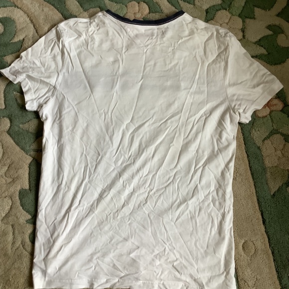 Tommy Hilfiger Cross Body Logo T Shirt - Picture 2 of 6